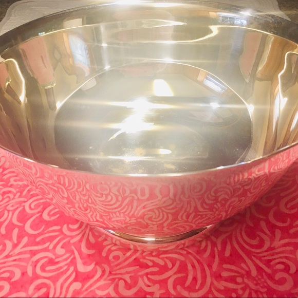 Reed and Barton Silver Scalloped Serving Bowl - Picture 10 of 11